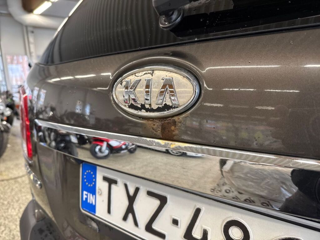 Kia Sorento 2011 Ruskea (beige)