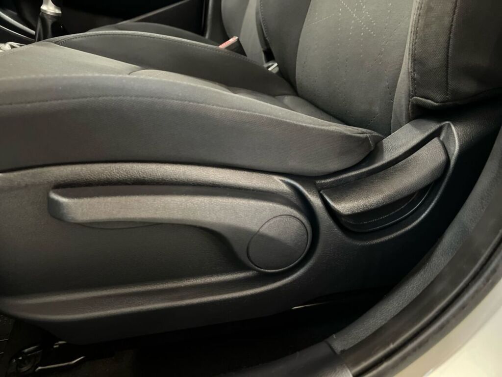 Kia Rio 2011 Ruskea (beige)