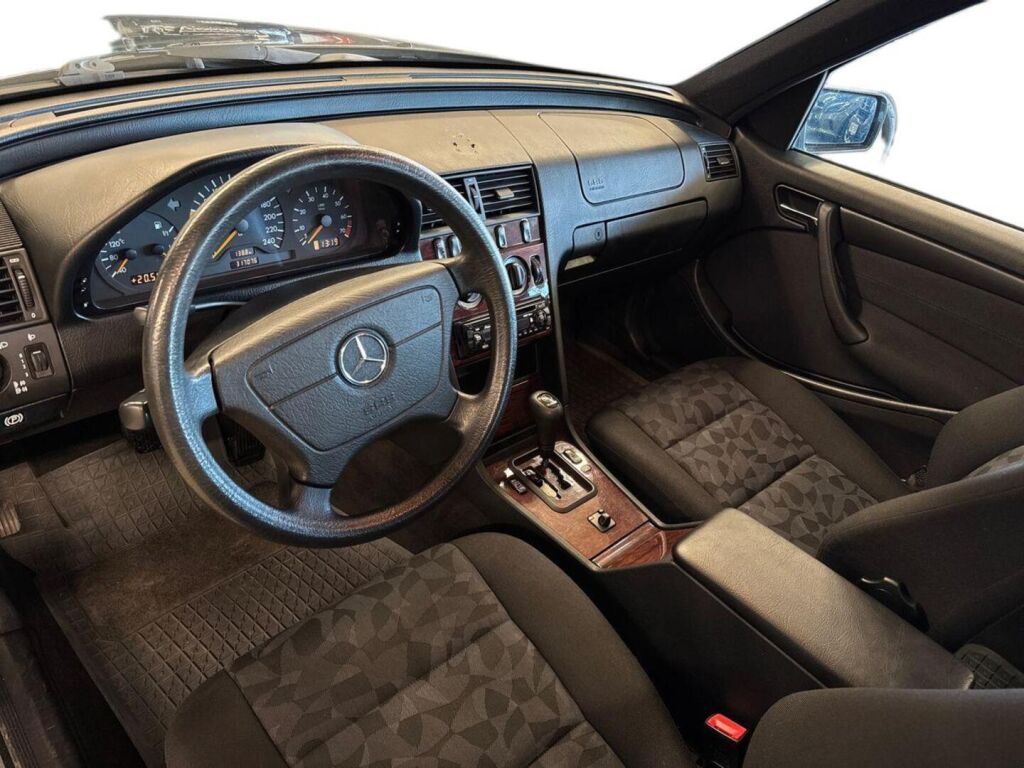 Mercedes-Benz C 2000 Harmaa