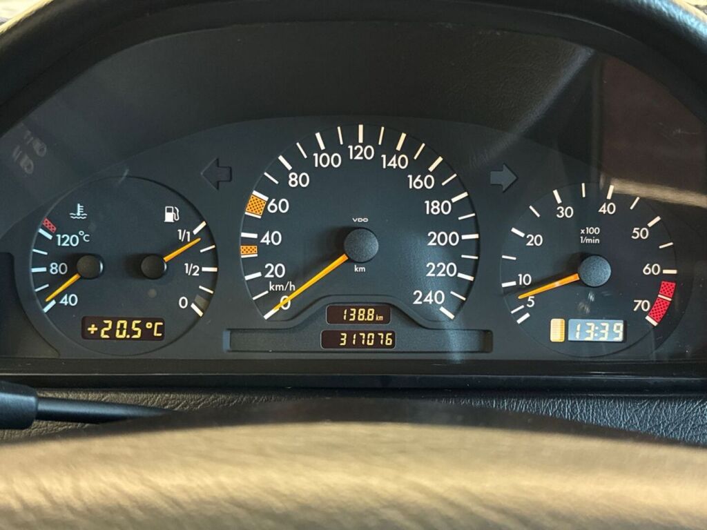 Mercedes-Benz C 2000 Harmaa