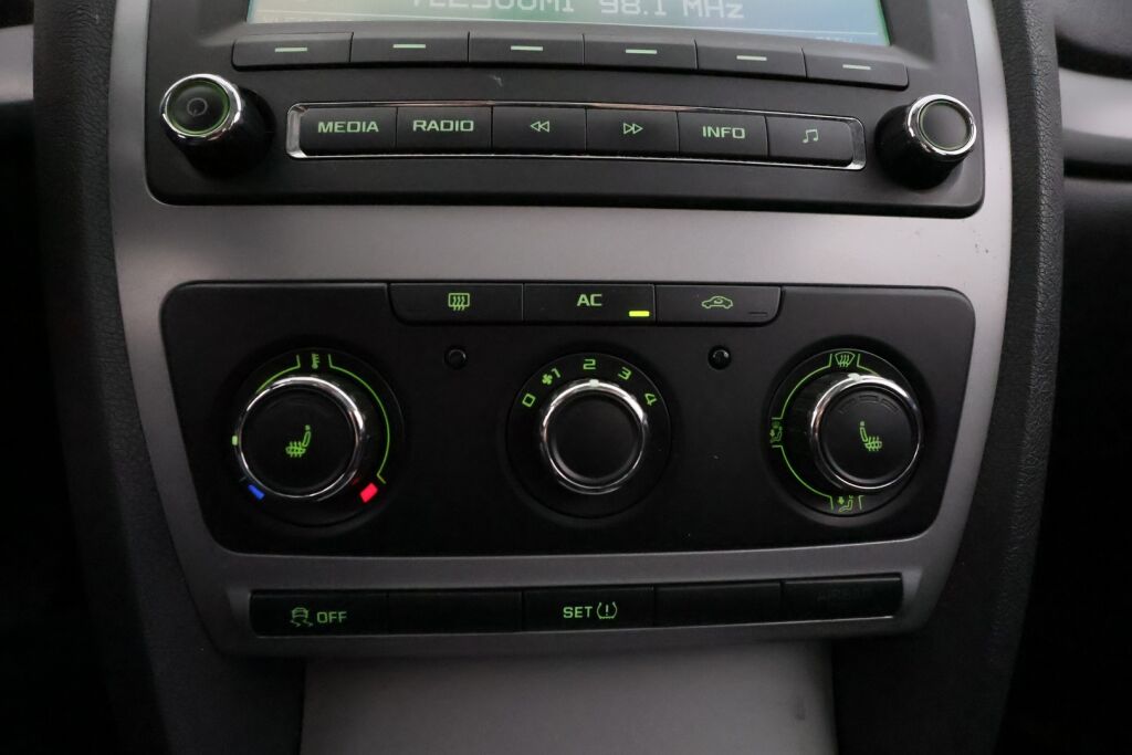 Skoda Octavia 2012 Sininen