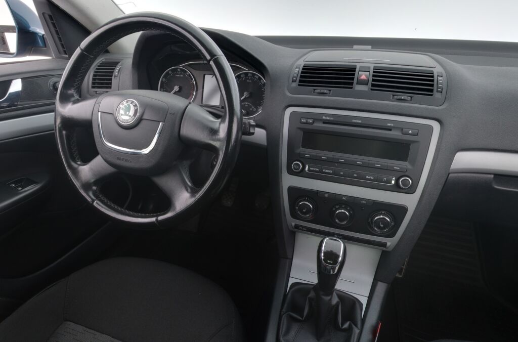 Skoda Octavia 2012 Sininen