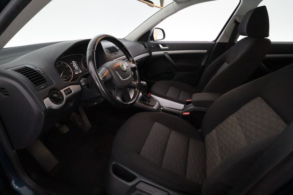 Skoda Octavia 2012 Sininen