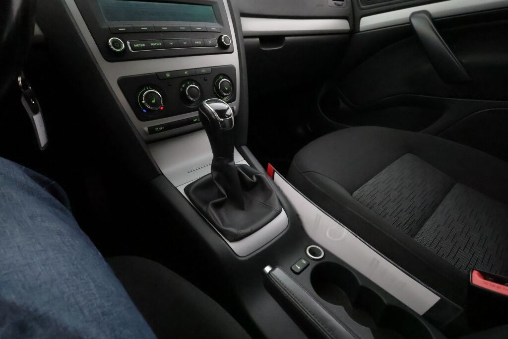 Skoda Octavia 2012 Sininen