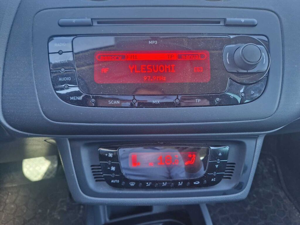 Seat Ibiza ST 2012 Valkoinen