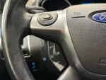Ford Focus 2012 Punainen