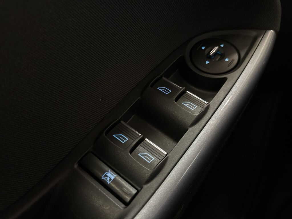 Ford Focus 2012 Punainen