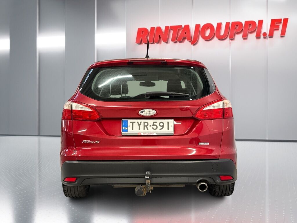 Ford Focus 2012 Punainen