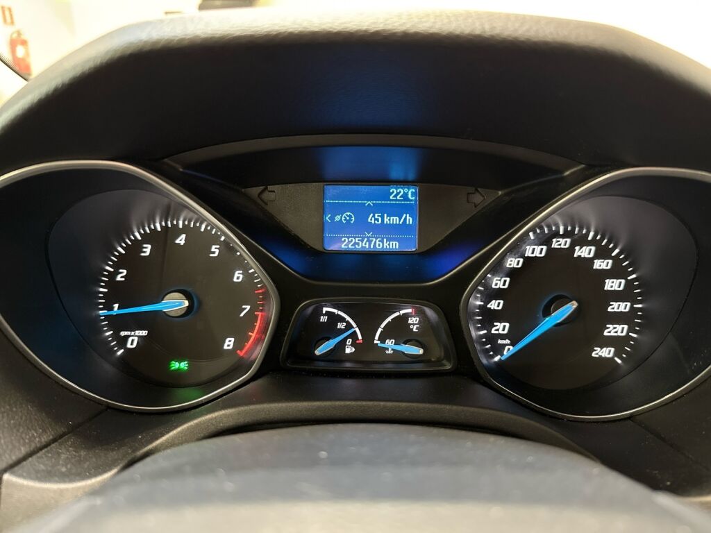 Ford Focus 2012 Punainen