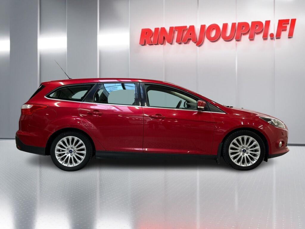 Ford Focus 2012 Punainen