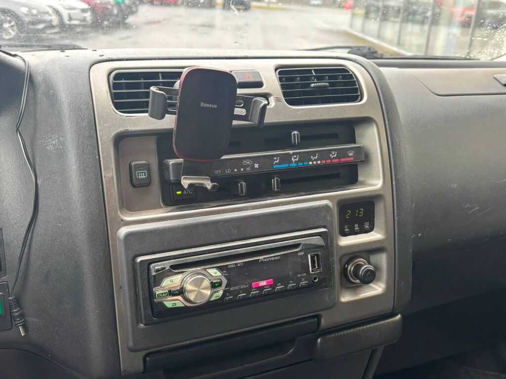Toyota Hiace 2011 Musta