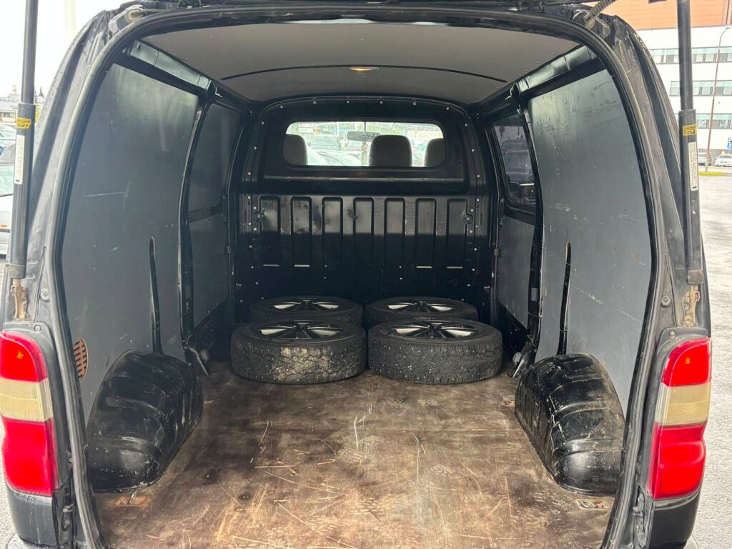 Toyota Hiace 2011 Musta