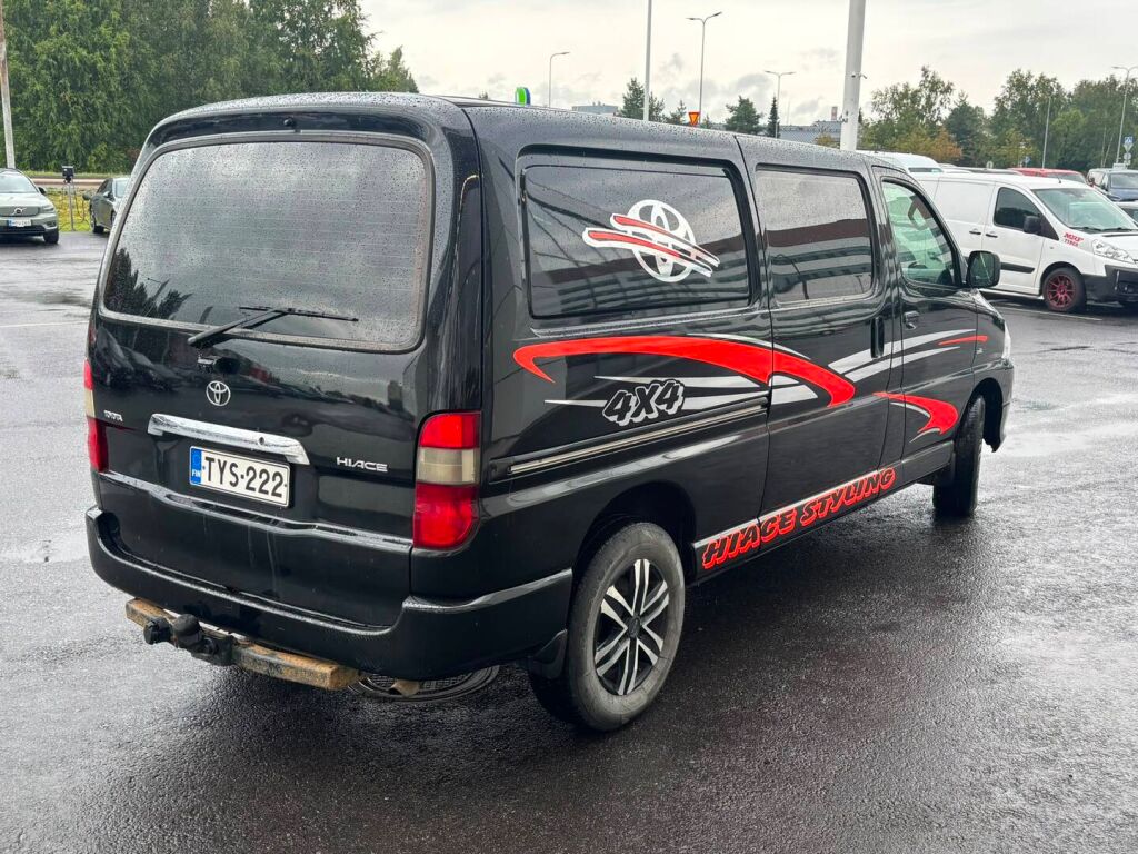 Toyota Hiace 2011 Musta