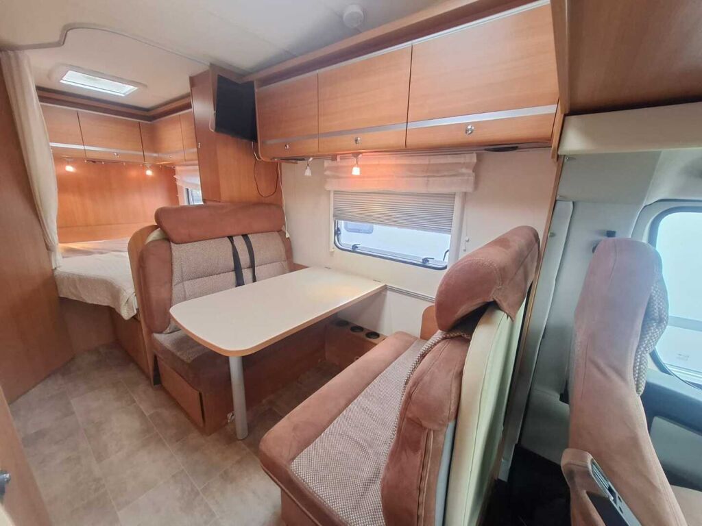 Bürstner ARGOS A 650 2012 Valkoinen