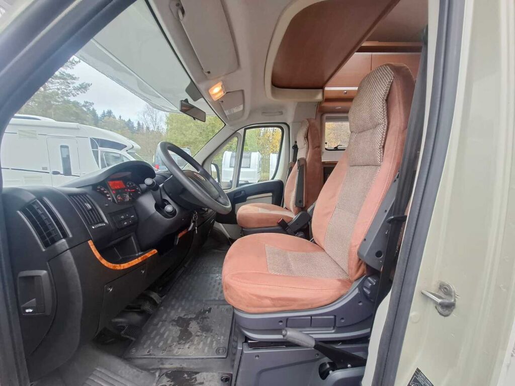 Bürstner ARGOS A 650 2012 Valkoinen