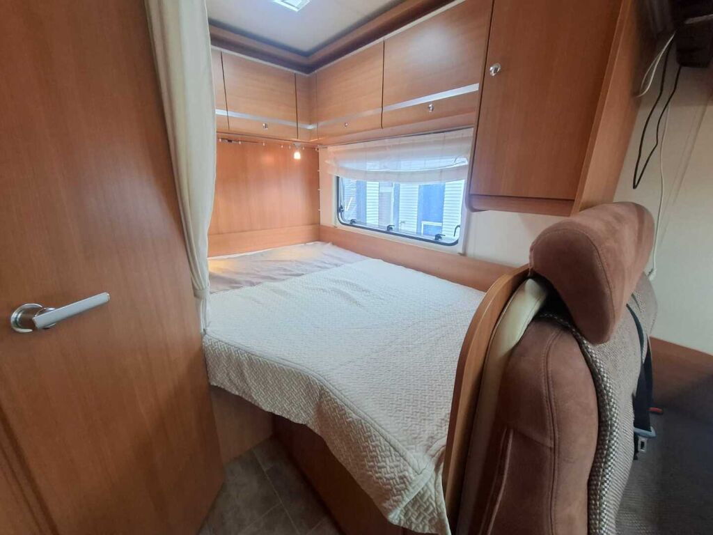 Bürstner ARGOS A 650 2012 Valkoinen