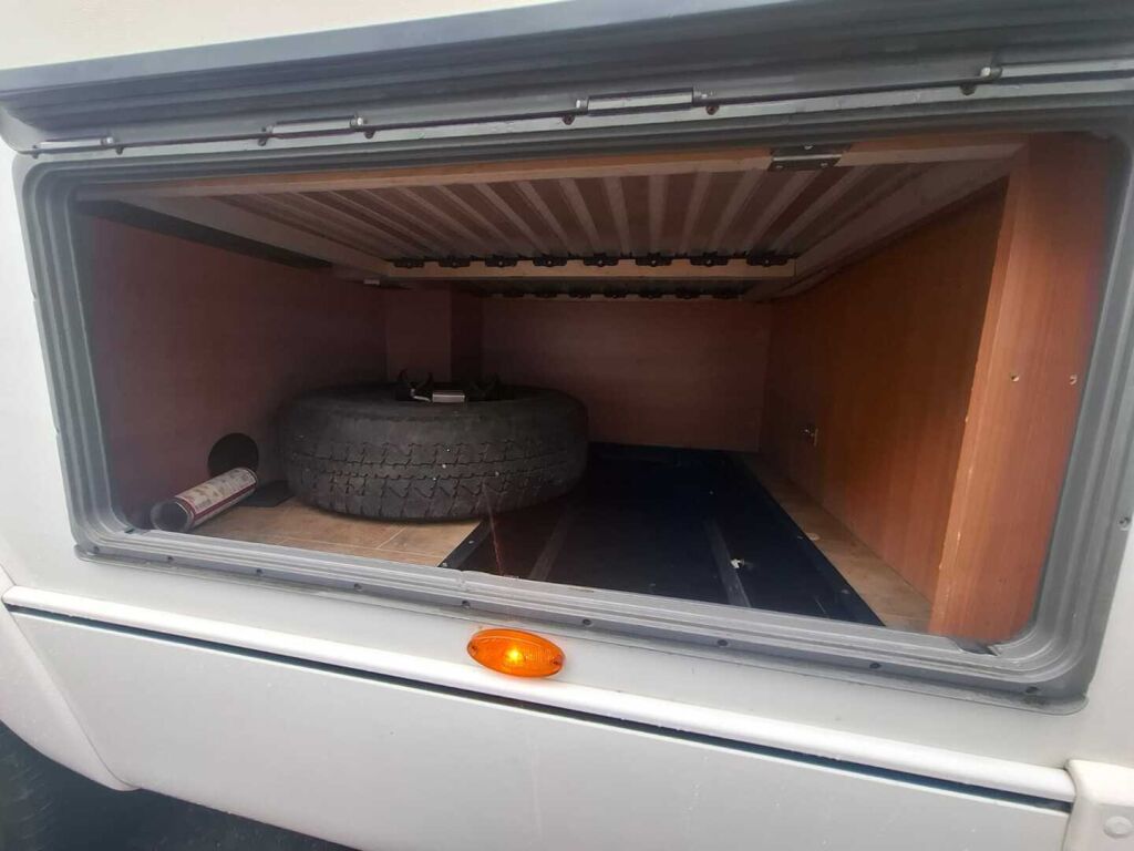 Bürstner ARGOS A 650 2012 Valkoinen