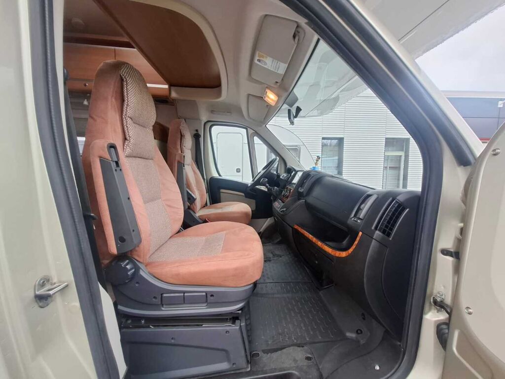 Bürstner ARGOS A 650 2012 Valkoinen