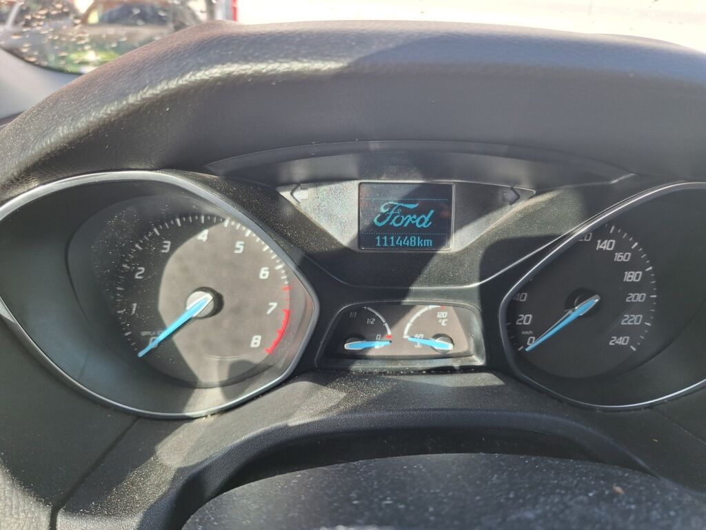 Ford Focus 2012 Valkoinen