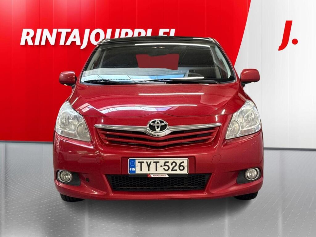 Toyota Verso 2012 Punainen