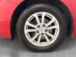 Toyota Verso 2012 Punainen