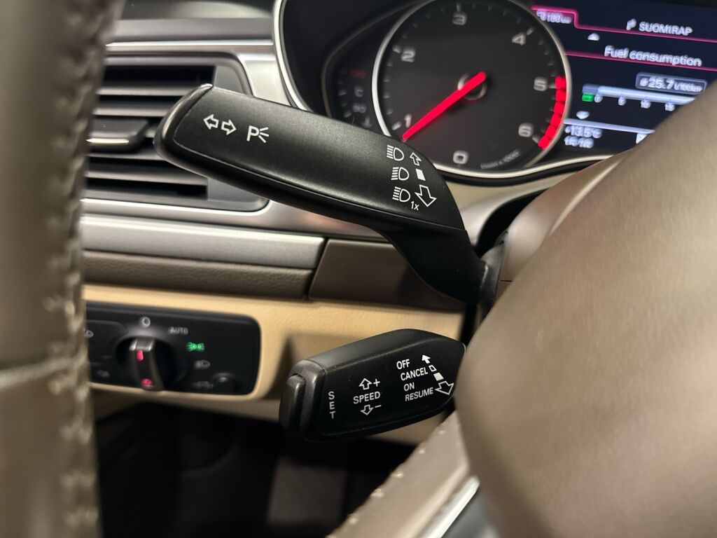 Audi A6 2012 Punainen