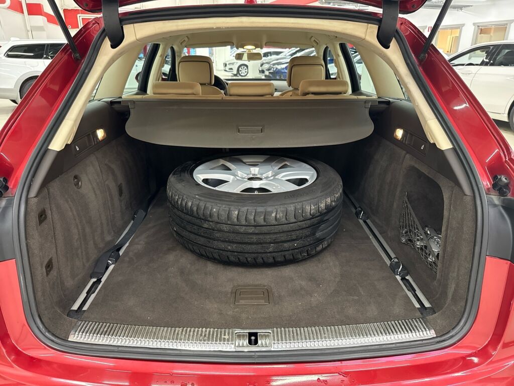 Audi A6 2012 Punainen