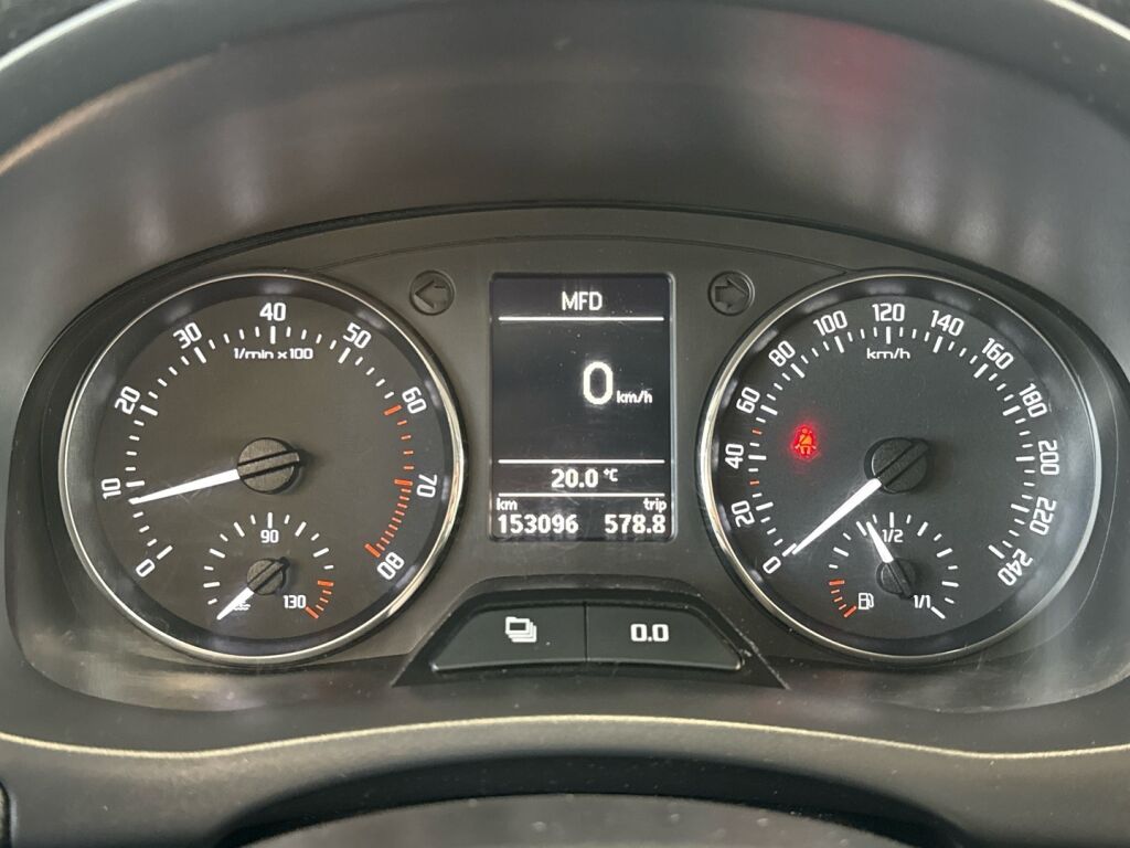 Skoda Roomster 2012 Punainen