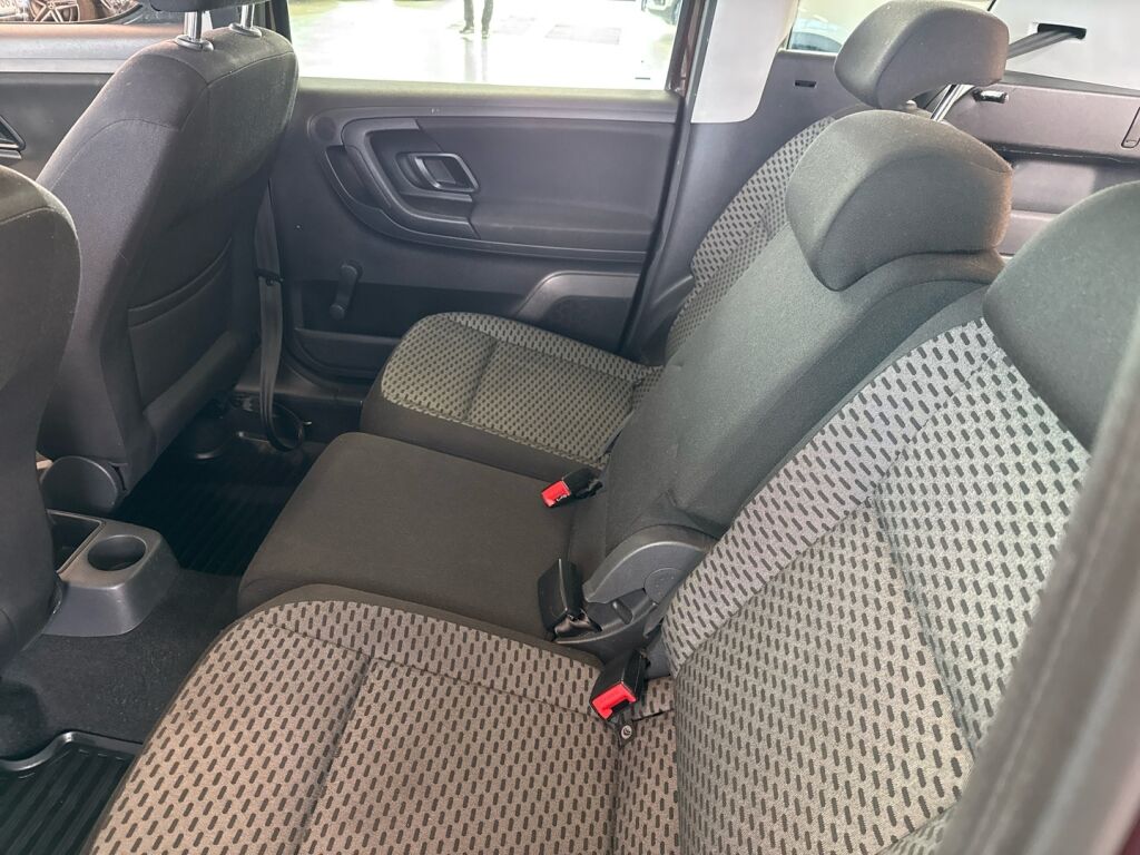 Skoda Roomster 2012 Punainen