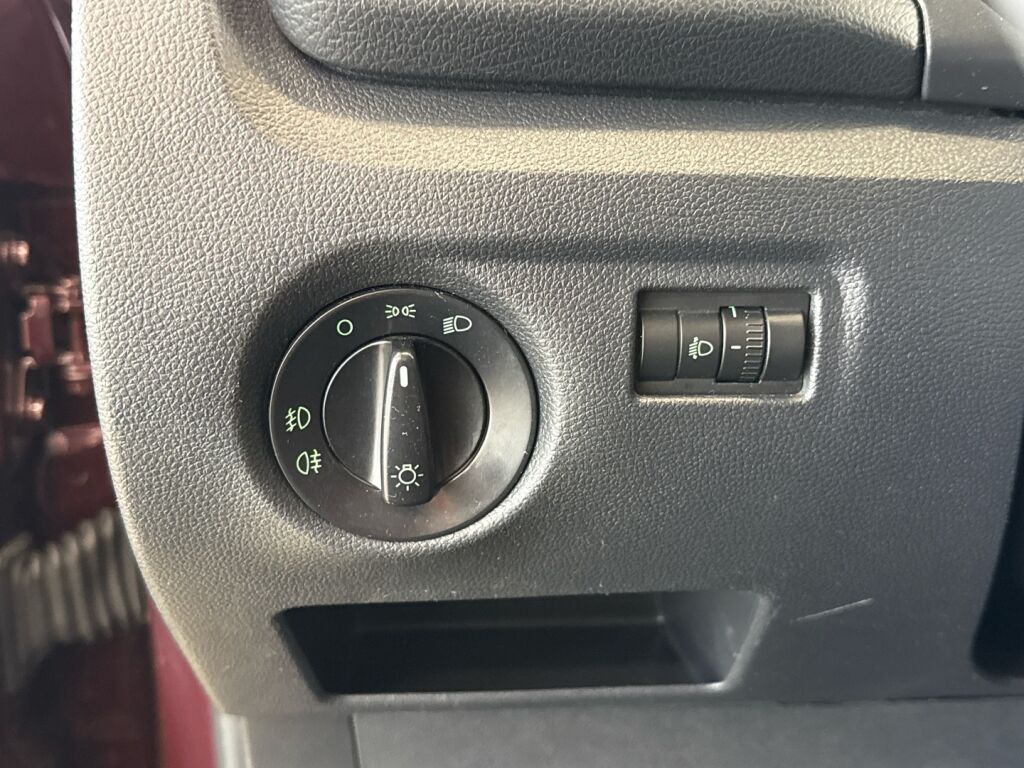 Skoda Roomster 2012 Punainen