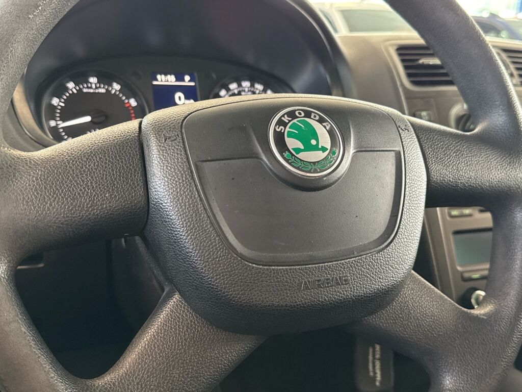 Skoda Roomster 2012 Punainen