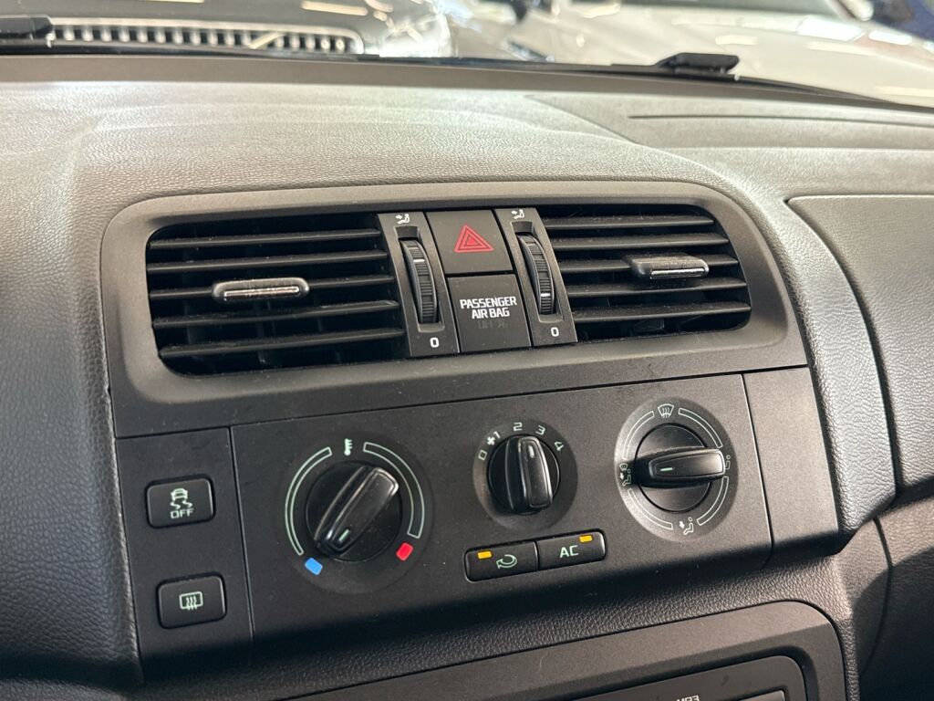 Skoda Roomster 2012 Punainen