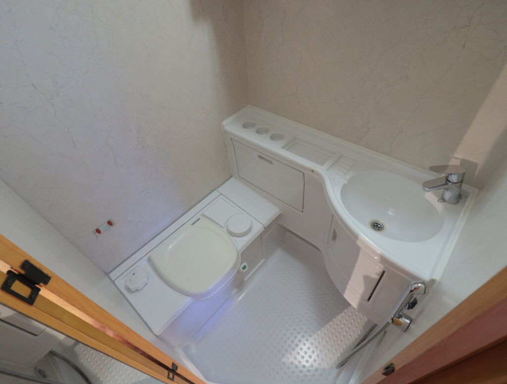 LMC Liberty A 564 1996 Valkoinen