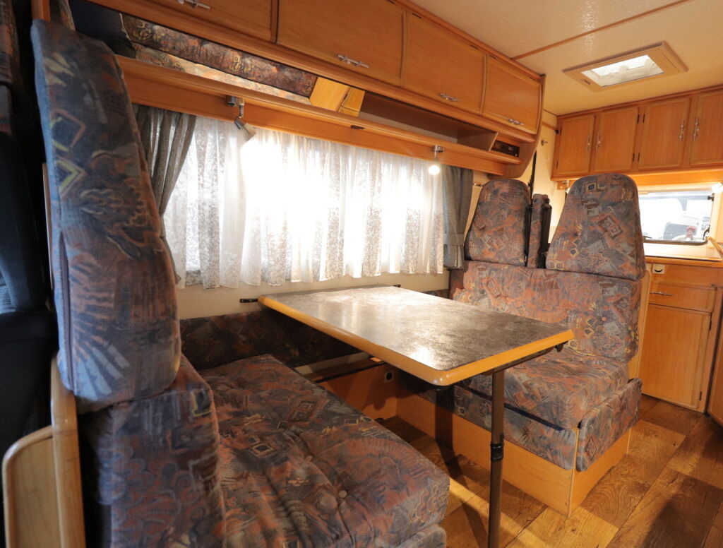 LMC Liberty A 564 1996 Valkoinen