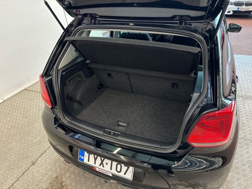 Volkswagen Polo 2012 Musta