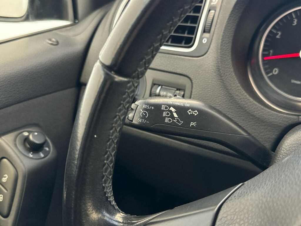 Volkswagen Polo 2012 Musta