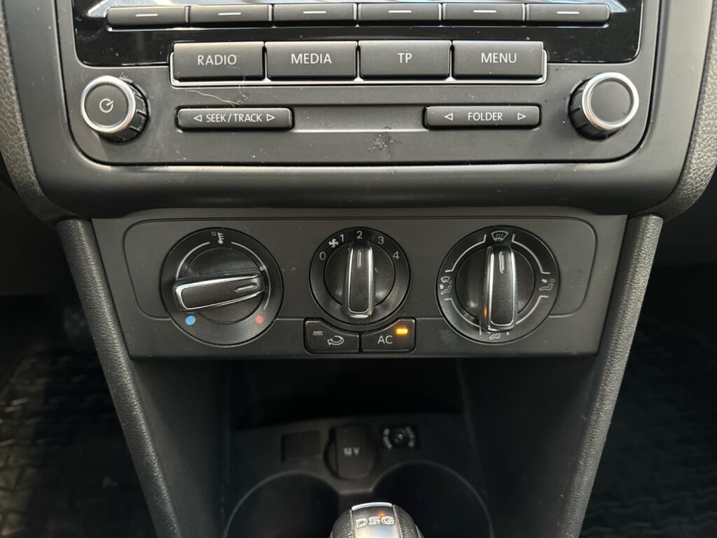 Volkswagen Polo 2012 Musta