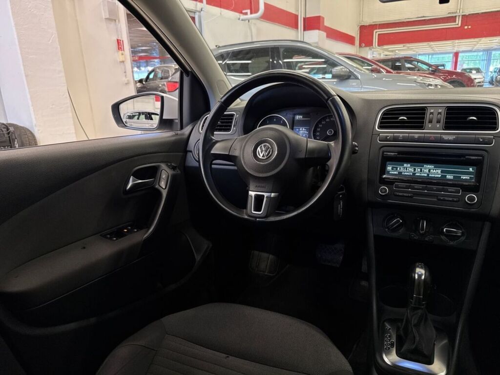 Volkswagen Polo 2012 Valkoinen