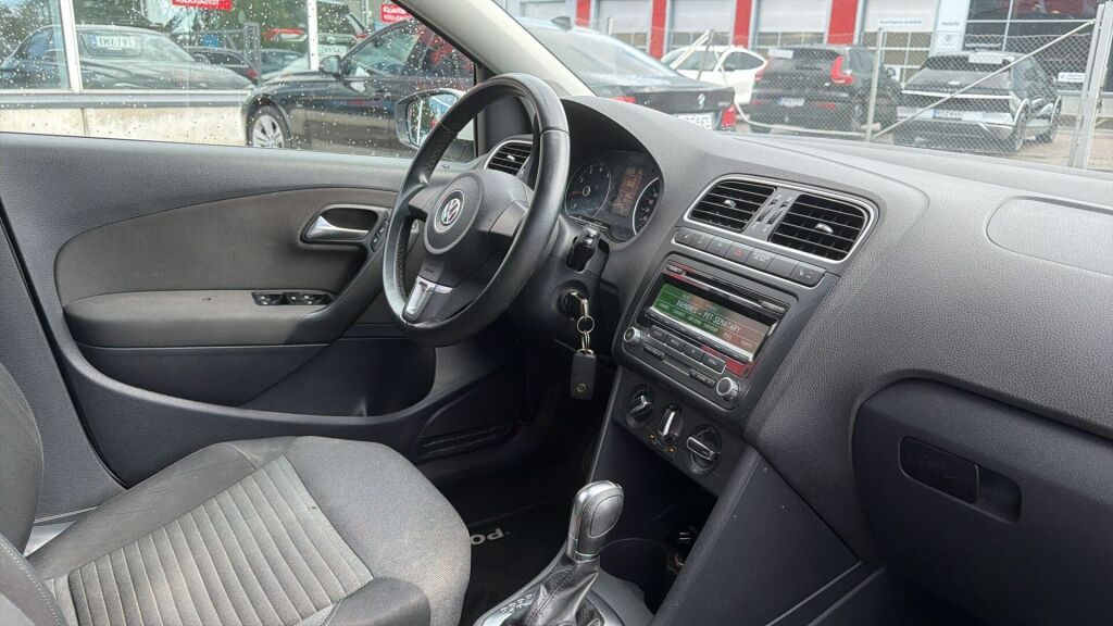 Volkswagen Polo 2012 Valkoinen