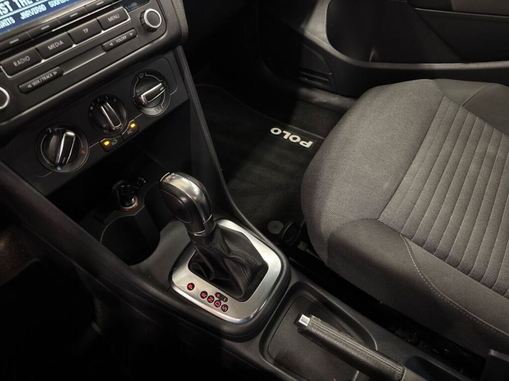 Volkswagen Polo 2012 Valkoinen