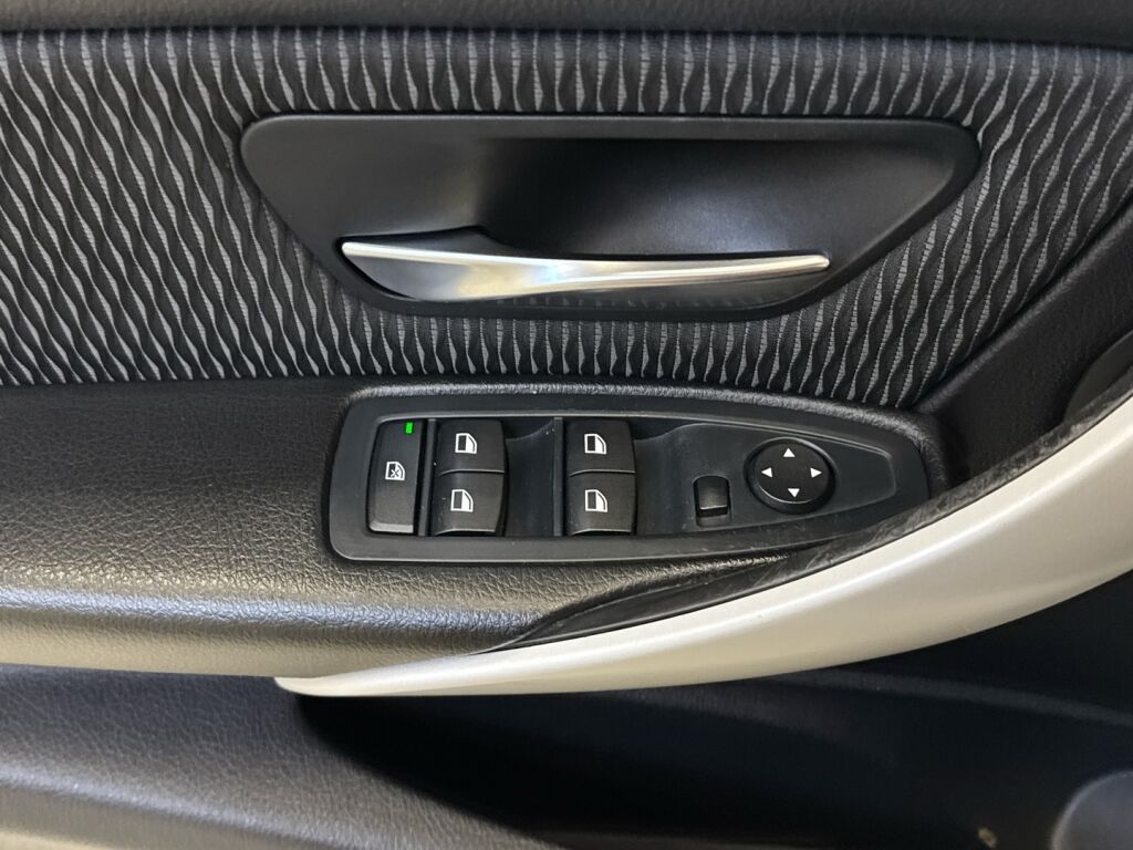 BMW 316 2012 Valkoinen
