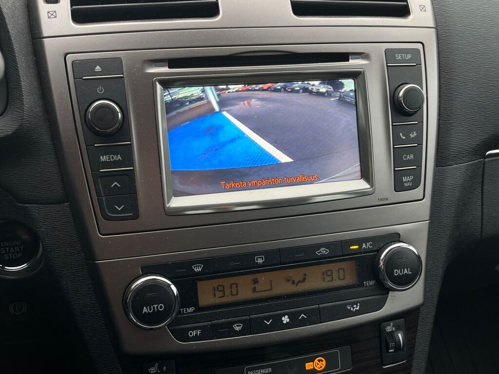 Toyota Avensis 2012 Harmaa