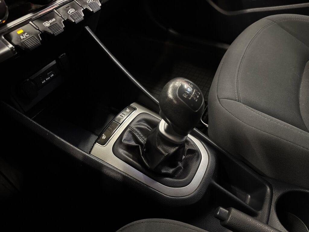 Kia Rio 2012 Valkoinen