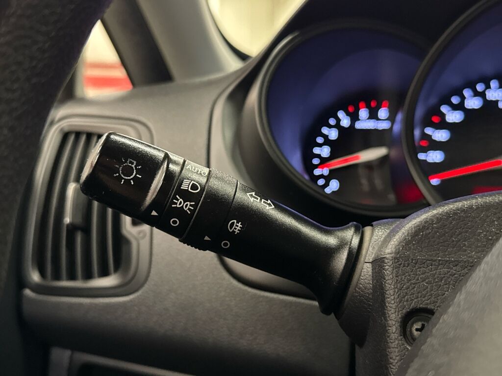 Kia Rio 2012 Valkoinen