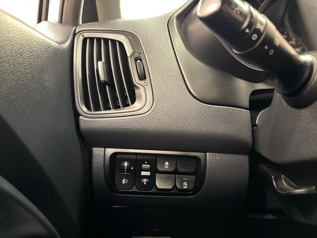 Kia Rio 2012 Valkoinen