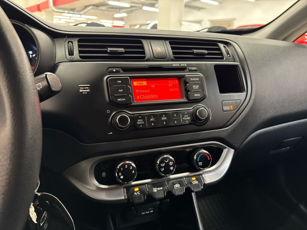 Kia Rio 2012 Valkoinen