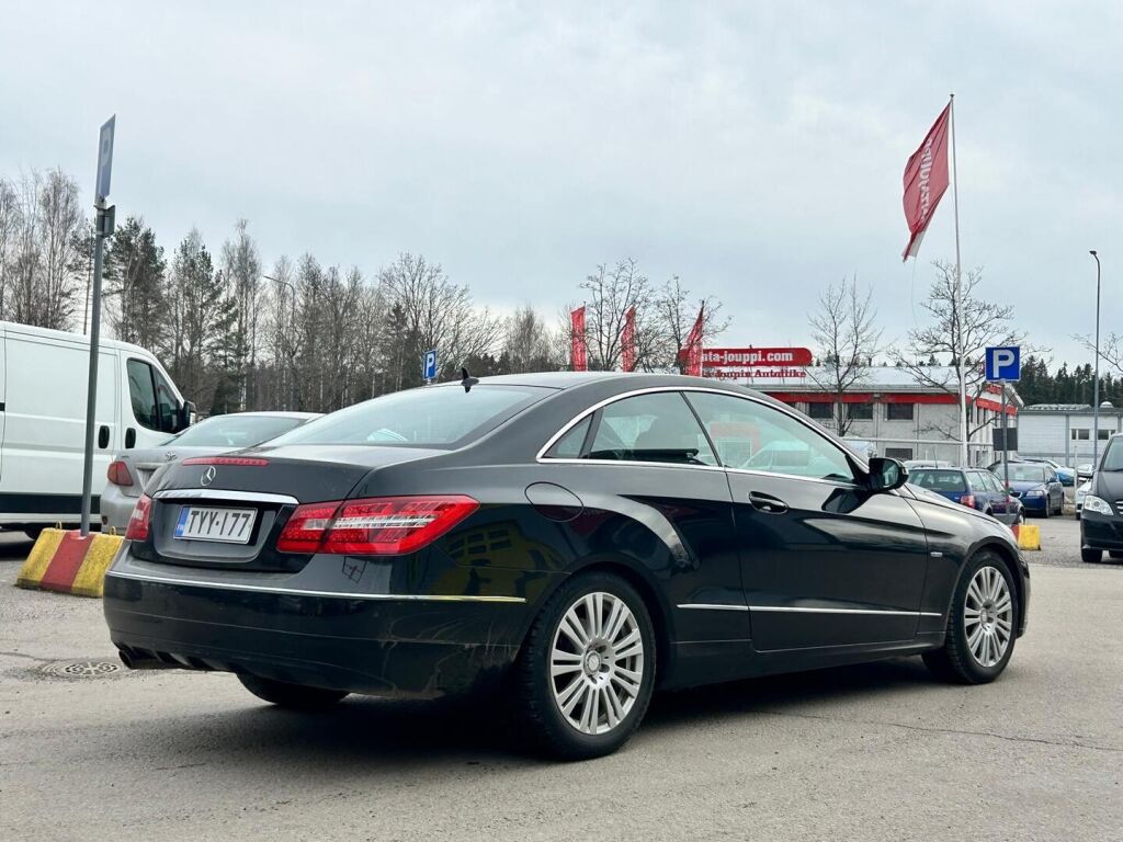 Mercedes-Benz E 2009 Met. Musta