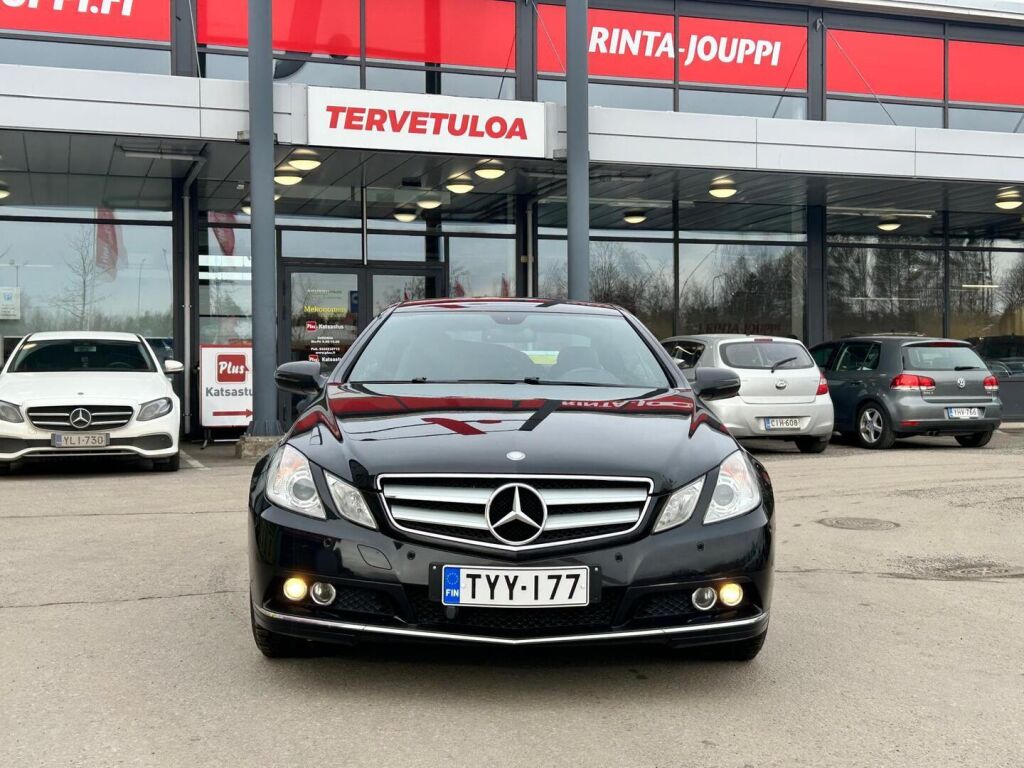 Mercedes-Benz E 2009 Met. Musta
