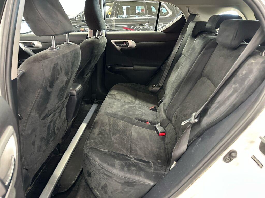 Lexus CT 2012 Valkoinen