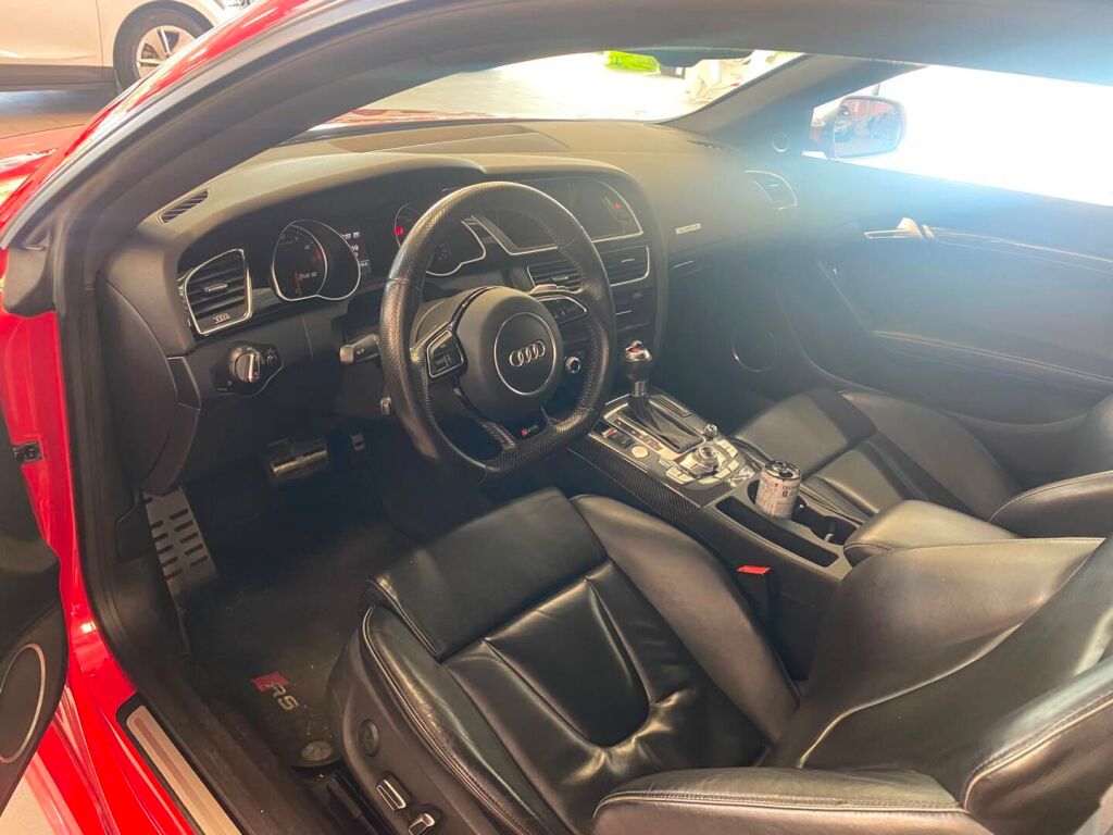 Audi RS 5 2012 Punainen